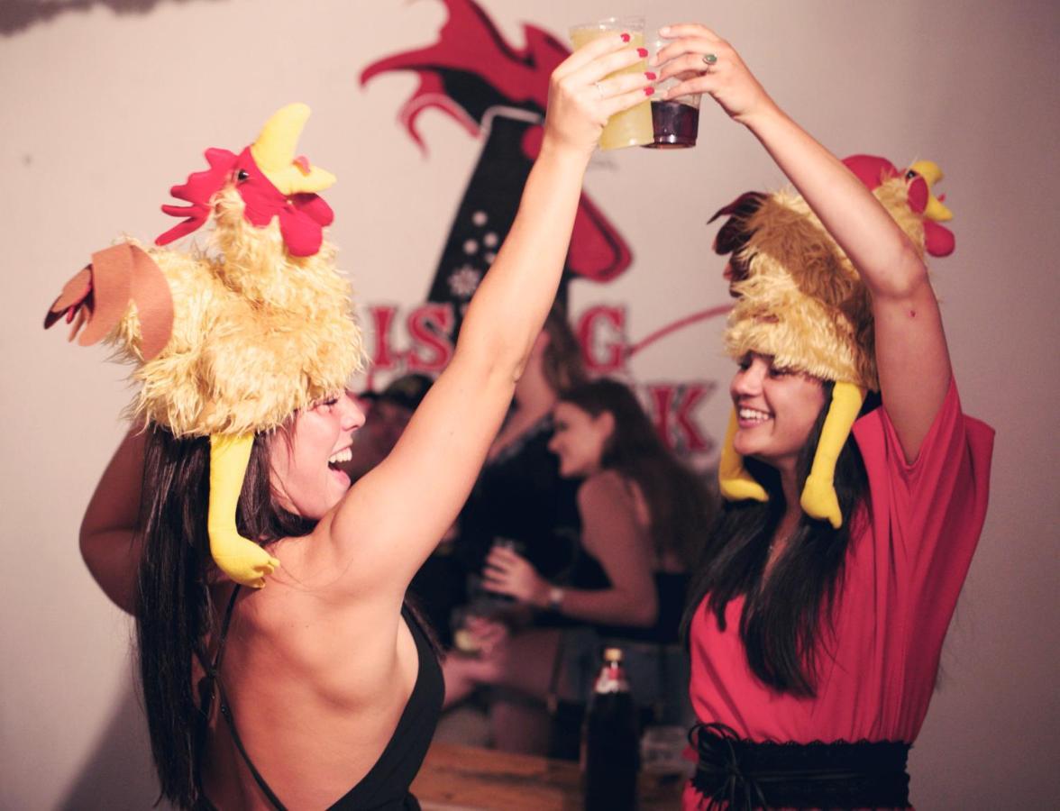 Rising Cock Party Hostel Lagos Buitenkant foto